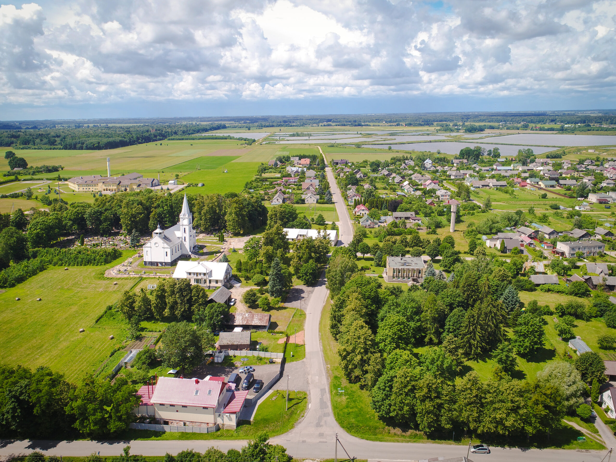Išlaužo Švč. Mergelės Marijos, Krikščionių Pagalbos, bažnyčia