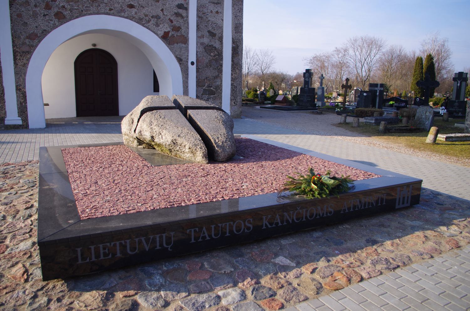 Paminklas lietuvių tautos kančioms atminti