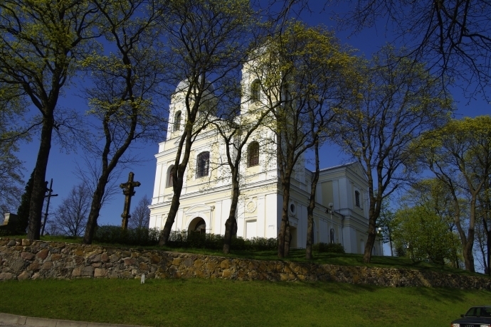 Molėtų bažnyčia