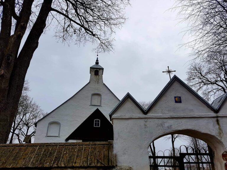 Žagarės Šv. apaštalų Petro ir Povilo bažnyčia