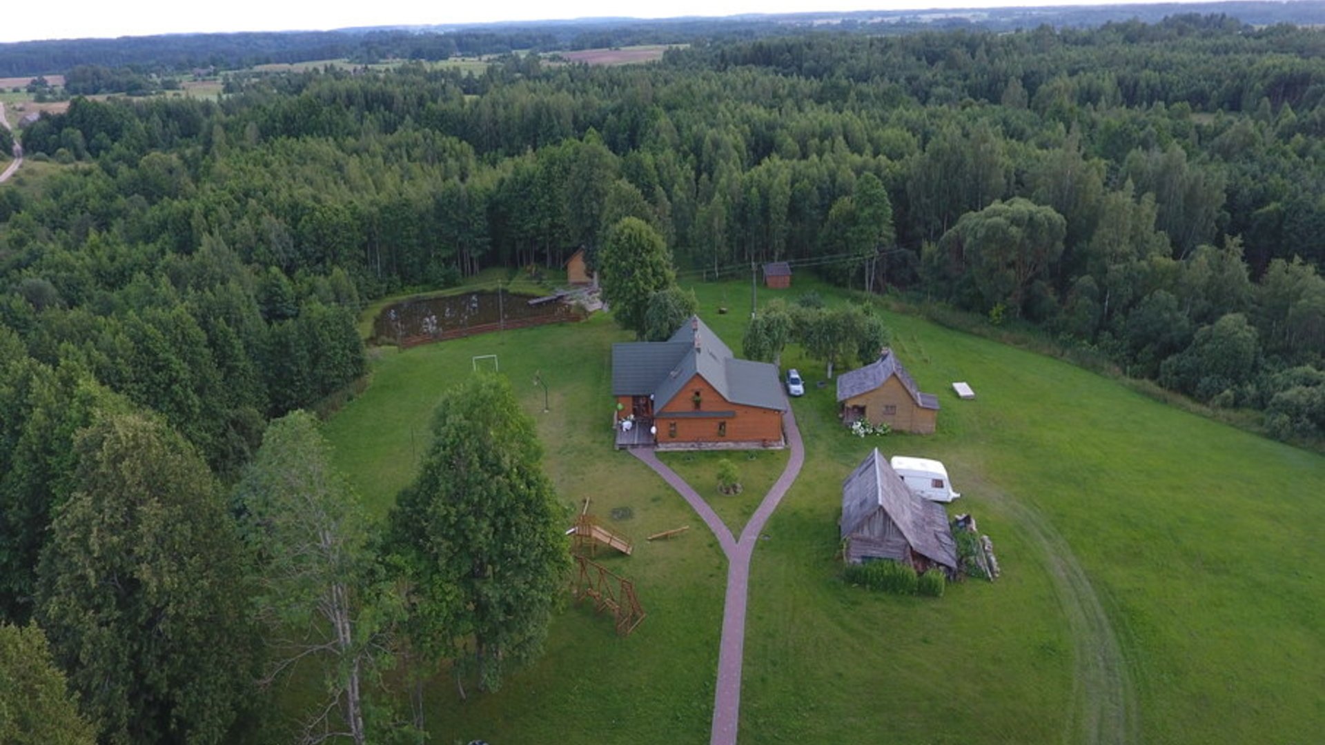 Adomėnų sodyba